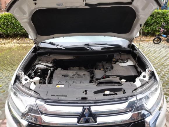 [上海·沪B] 二手三菱欧蓝德2016款 2.0L 两驱风尚版 5座