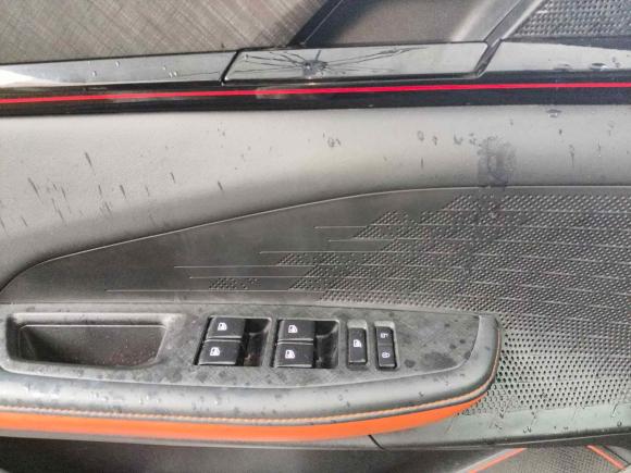 [义乌·浙G] 二手长安长安UNI-V2022款 1.5T 尊贵型