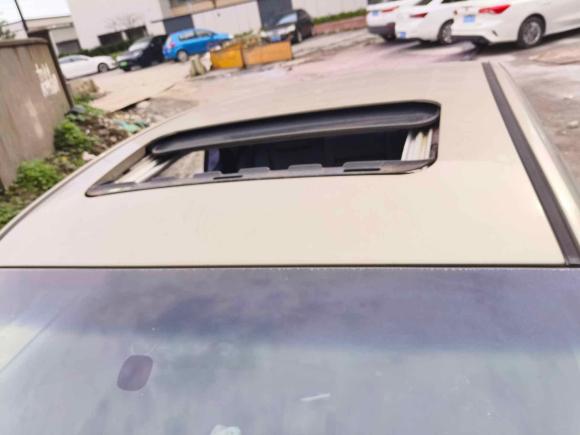 [上海·浙C] 二手荣威荣威3602015款 1.5L 自动豪华版