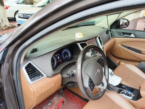 [佛山·粤Y] 二手现代途胜2015款 1.6T 双离合两驱智能型