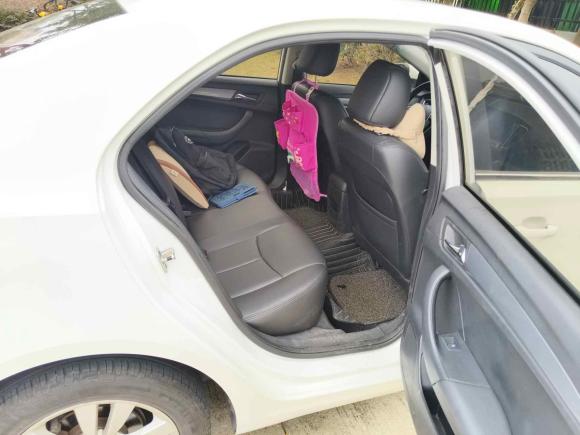 [南京·苏A] 二手荣威荣威3602018款 PLUS 1.5L 自动尊享版