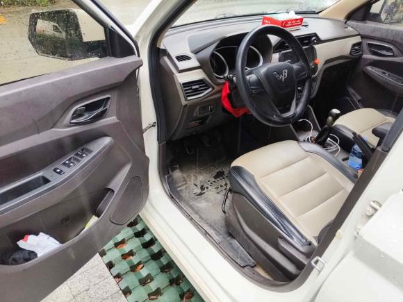 [武汉·鄂A] 二手五菱汽车五菱宏光V2019款 1.5L劲取版L2B