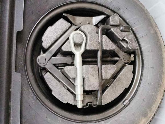 [西安·陕A] 二手名爵名爵3SW2015款 1.5L AMT精英型