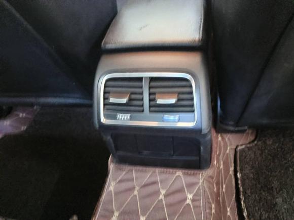 [武汉·鄂H] 二手奥迪奥迪A4L2016款 35 TFSI 典藏版 自动标准型