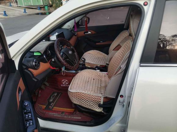 [成都·川A] 二手北京汽车绅宝X352016款 1.5L 手动豪华版