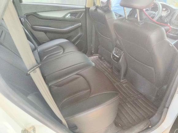 [上海·鄂F] 二手宝骏宝骏5602015款 1.8L 手动豪华型