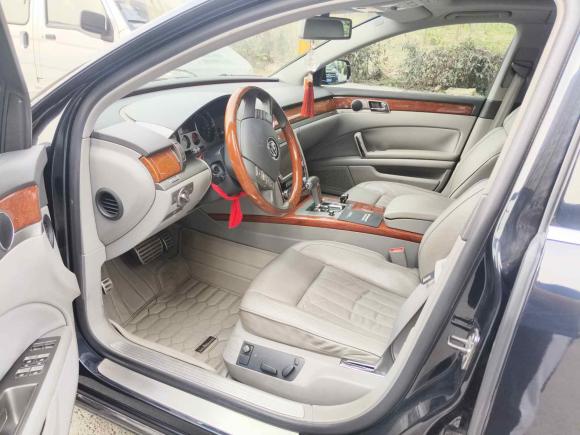 [成都·川A] 二手大众辉腾2011款 3.6L V6 5座加长商务版