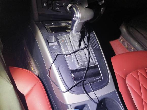 [武汉·鄂A] 二手奥迪奥迪A4L2013款 30 TFSI 自动舒适型