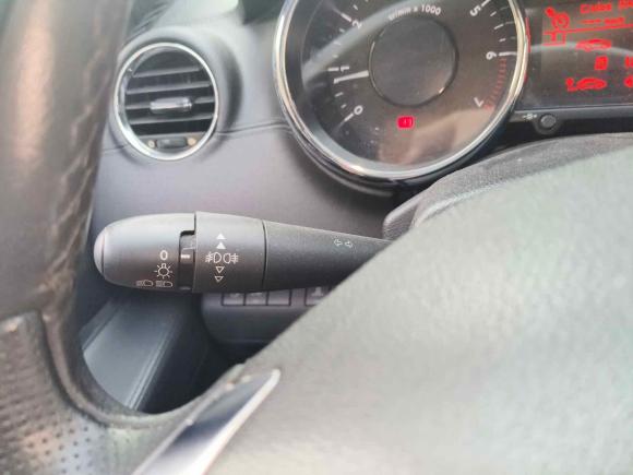 [金华·赣E] 二手标致标致30082015款 2.0L 自动潮流版