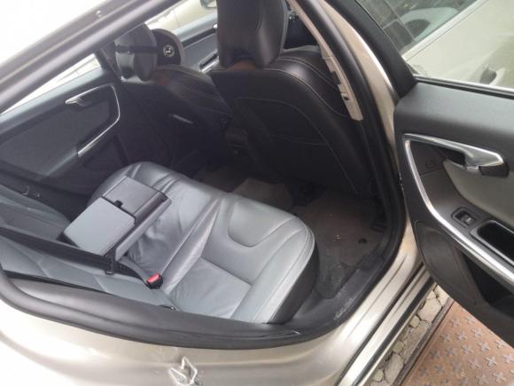 [青岛·鲁U] 二手沃尔沃沃尔沃V602014款 T5 智雅版