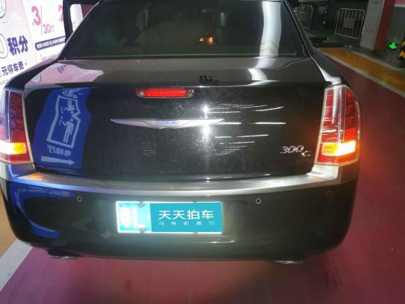 [广州·粤L] 二手克莱斯勒克莱斯勒300C2014款 3.0L 卓越版