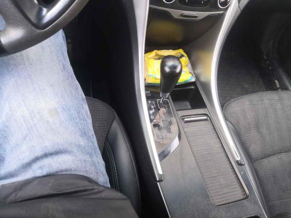 [青岛·鲁B] 二手现代索纳塔2011款 2.0L 自动领先版