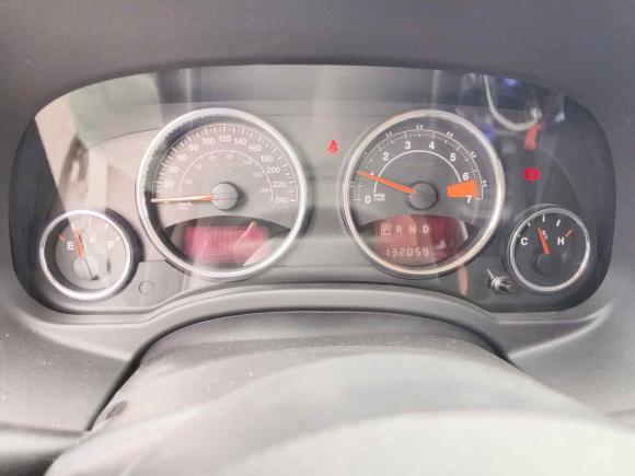 [济南·鲁A] 二手Jeep指南者2014款 2.0L 两驱豪华版