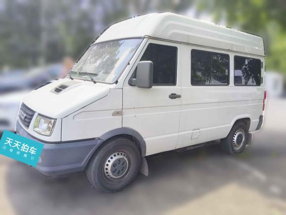 [成都·川A] 二手依维柯依维柯得意2017款 2.5T A35客车5-7座47Z5