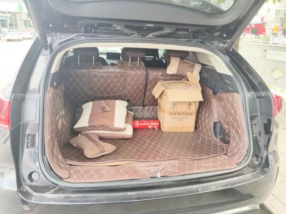 [广州·粤A] 二手魏牌魏牌 VV72017款 2.0T 旗舰型