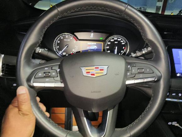 [苏州·苏E] 二手凯迪拉克凯迪拉克XT42021款 28T 两驱豪华型