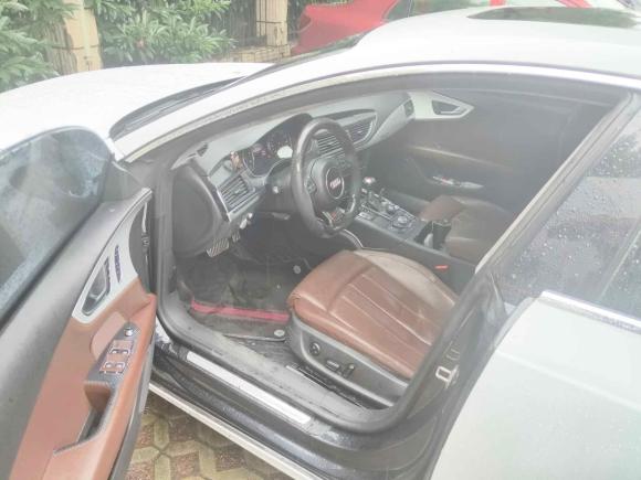 [上海·粤M] 二手奥迪奥迪A72012款 3.0TFSI quattro舒适型