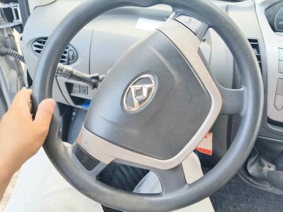 [上海·沪A] 二手上汽大通MAXUS新途V802015款 2.5T 手动傲运通版长轴中顶