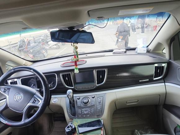 [南京·苏A] 二手别克别克GL82013款 3.0L XT豪华商务旗舰版