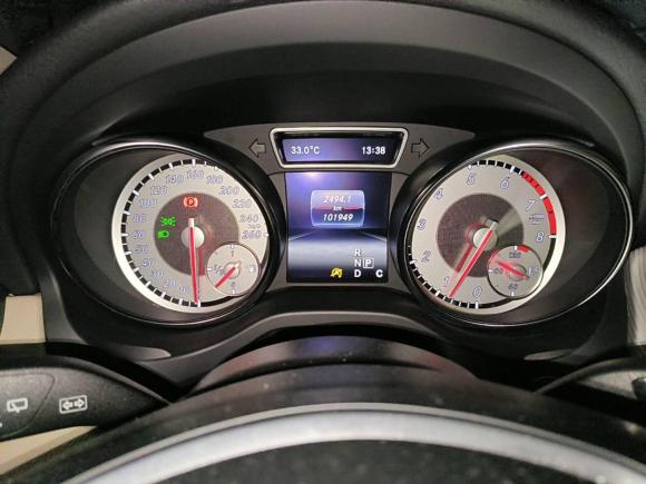 [广州·粤A] 二手奔驰奔驰GLA2016款 GLA 200 动感型