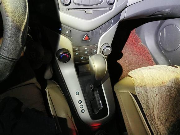 [青岛·鲁B] 二手雪佛兰科鲁兹2013款 1.8L SE AT