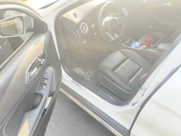 [成都·川A] 二手奔驰奔驰GLA2019款 GLA 200 时尚型