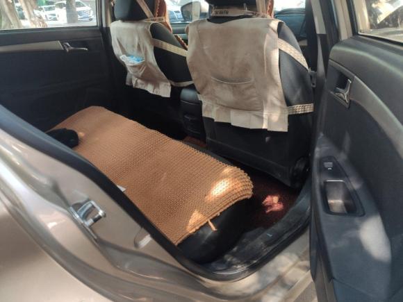 [广州·皖A] 二手荣威荣威3502014款 1.5L 手动迅驰版