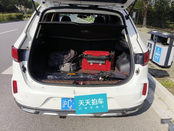 [上海·沪C] 二手奔腾奔腾X402017款 1.6L 自动豪华型