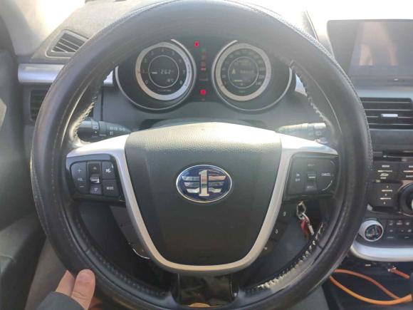 [金华·浙G] 二手奔腾奔腾X802013款 2.0L 自动豪华型