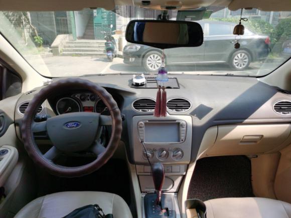 [上海·沪L] 二手福特福克斯2011款 三厢 1.8L 自动时尚型