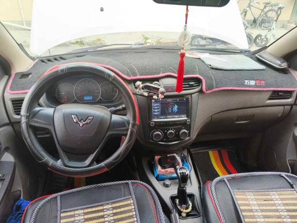 [上海·甘N] 二手五菱汽车五菱宏光2014款 1.5L S标准型