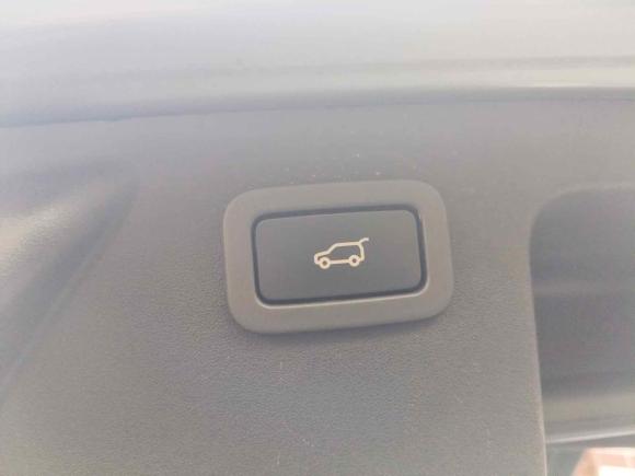 [上海·沪D] 二手路虎发现神行2018款 240PS SE版