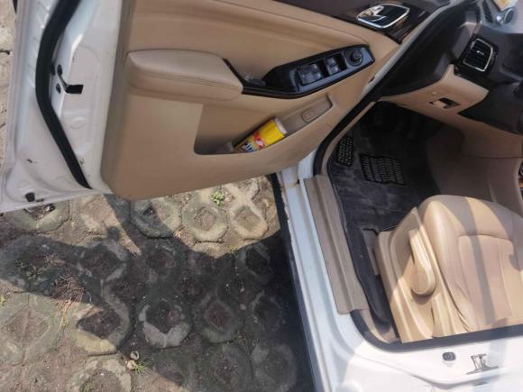 [上海·皖C] 二手宝骏宝骏7302014款 1.5L 手动舒适型 7座