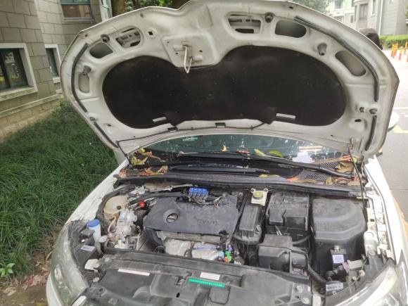 [杭州·陕A] 二手雪铁龙世嘉2016款 经典 三厢 1.6L 手动CNG