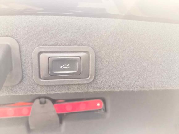 [深圳·粤B] 二手奥迪奥迪A6L2018款 30周年年型 TFSI 进取型