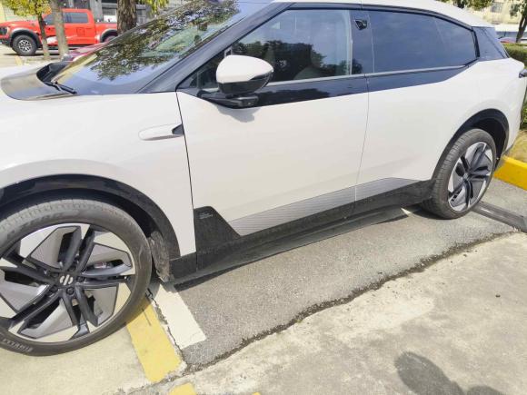 [上海·沪A] 二手高合汽车高合HiPhi Y2023款 560km 精英版