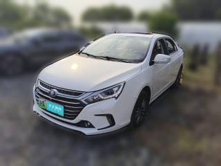 比亚迪秦新能源2018款 1.5T 智联尊贵型