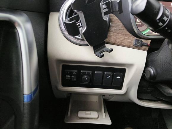 [深圳·粤B] 二手北京汽车北京EU52018款 R500 智风版