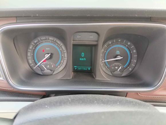 [上海·沪B] 二手别克别克GL82013款 2.4L CT豪华商务舒适版