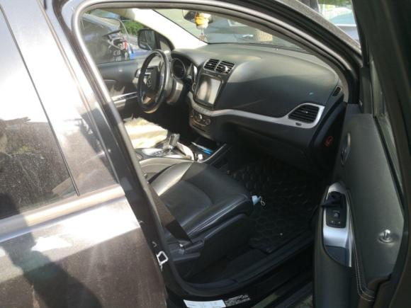 [上海·闽D] 二手道奇酷威2013款 2.4L 两驱尊尚版