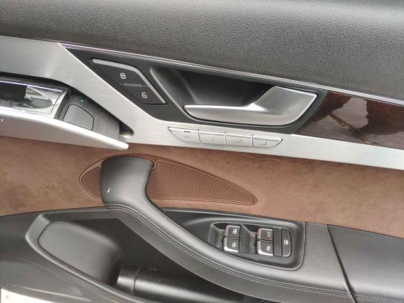 [济南·鲁A] 二手奥迪奥迪A82013款 A8L 45 TFSI quattro豪华型