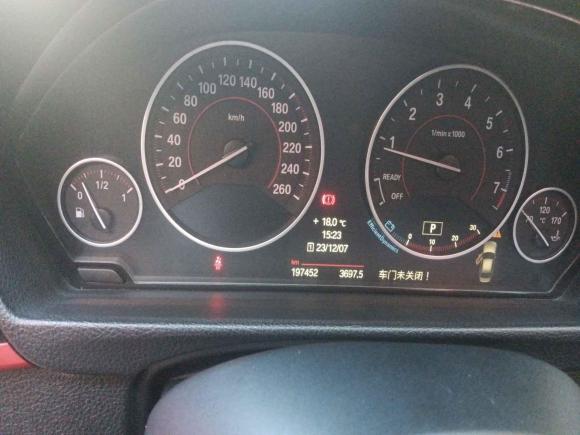 [济南·鲁A] 二手宝马宝马3系2014款 320i 运动设计套装