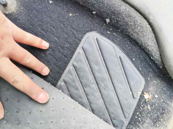 [常州·苏D] 二手标致标致30082013款 2.0L 手动经典版