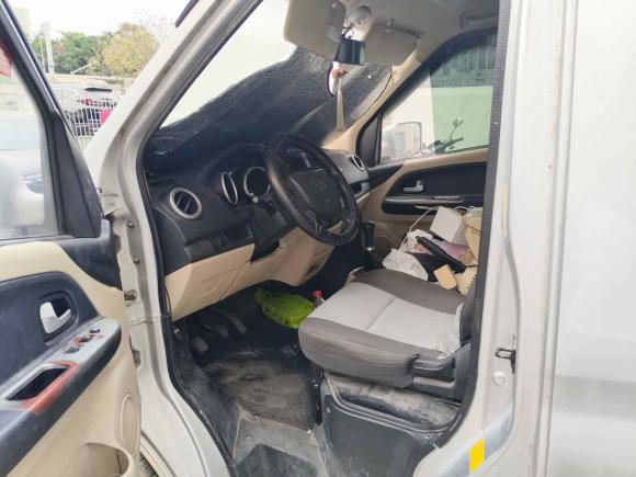 [深圳·粤B] 二手长安凯程长安睿行M802019款 1.5L基本型4座单蒸空调国VI平顶背掀门DAM15KR