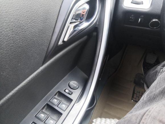 [西安·陕A] 二手江铃驭胜S3502013款 2.4T 手动四驱柴油豪华版5座