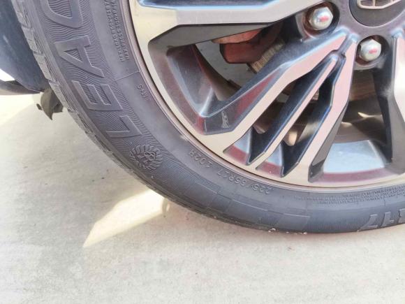 [苏州·苏E] 二手吉利汽车远景X62016款 1.8L 手动豪华型