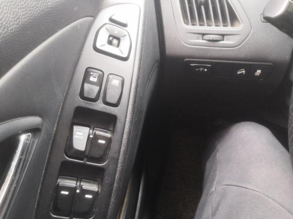 [上海·沪C] 二手现代北京现代ix352012款 2.0L 自动两驱精英版GLS