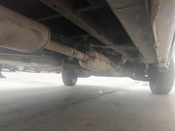 [深圳·粤B] 二手福特经典全顺2013款 2.8T柴油厢式运输车短轴中顶JX493ZLQ4