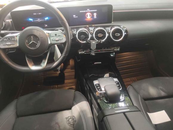 [广州·粤W] 二手奔驰奔驰A级2019款 A 200 L 运动轿车