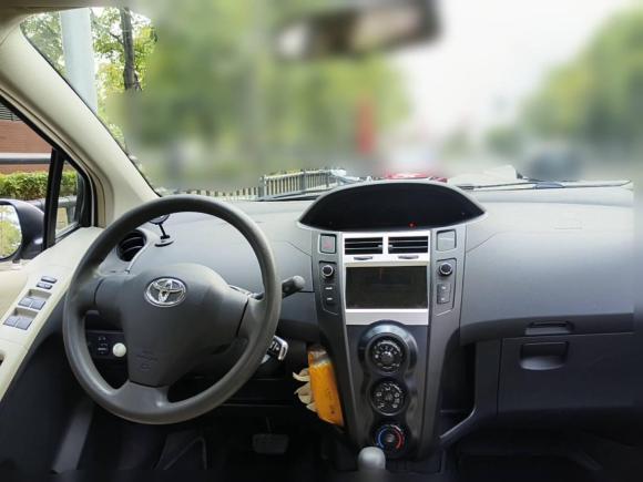 [上海·沪D] 二手丰田雅力士2011款 1.6E 自动魅动版